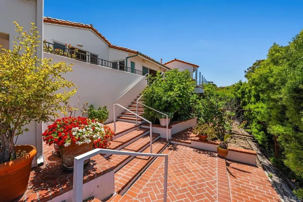 https://cdn.realtyfeed.com/cdn/127/306747658/69af627838d31c5db0a24d1dbb53e73c.webp