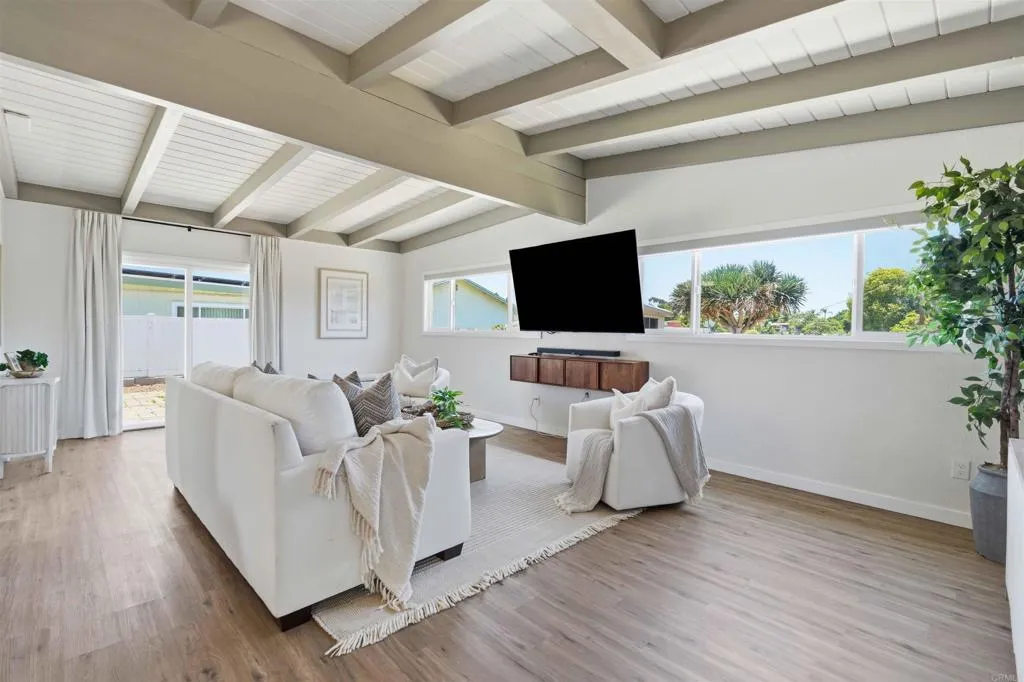 https://cdn.realtyfeed.com/cdn/127/306747671/280e682f368b00be3636a2fb1e63f181.webp
