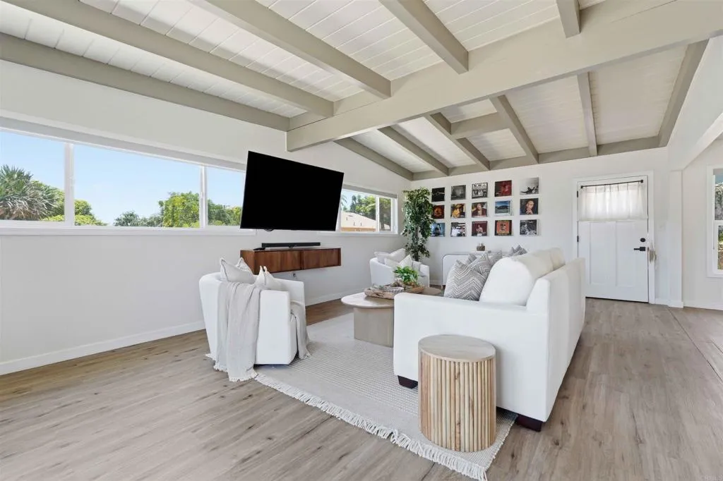 https://cdn.realtyfeed.com/cdn/127/306747671/60ba3b056e13190207374244e36cf04a.webp