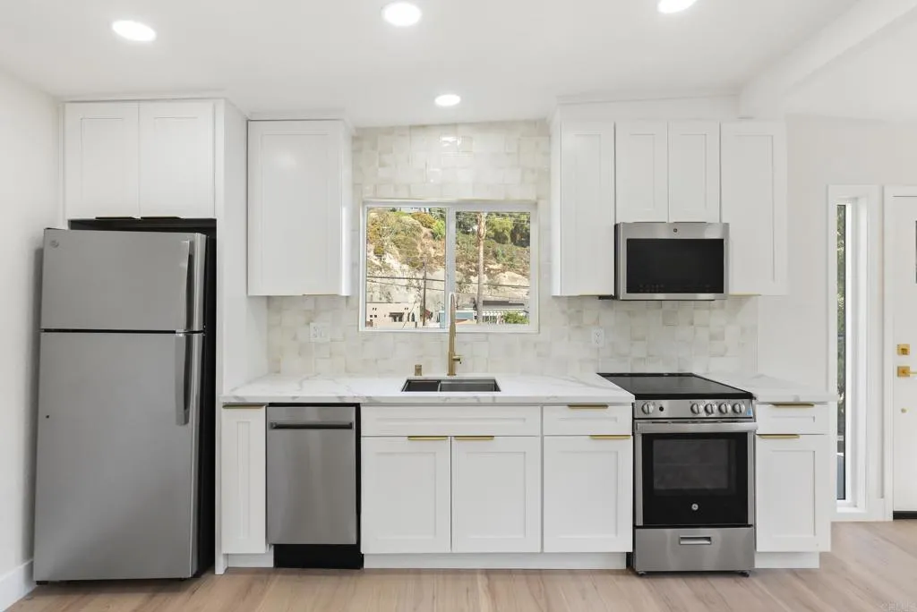 https://cdn.realtyfeed.com/cdn/127/306747676/1a4e89f9da88aef1237f626a9c3ad162.webp