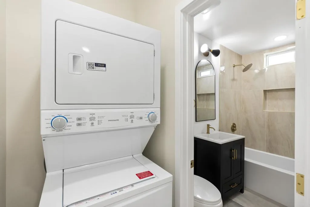 https://cdn.realtyfeed.com/cdn/127/306747676/1e3dcf6d57042b73a7ecac7506ee9161.webp