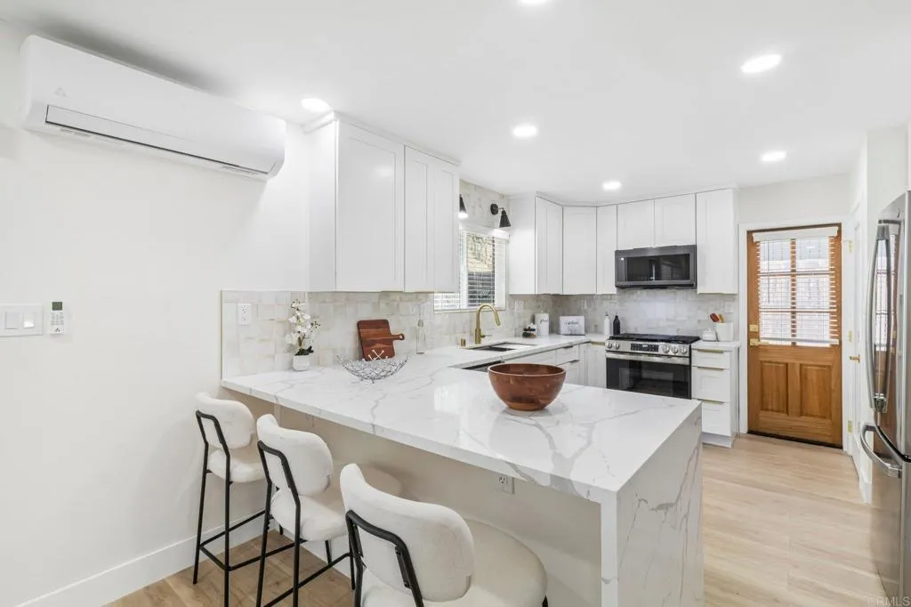 https://cdn.realtyfeed.com/cdn/127/306747676/86012f43ced87e03cd20d75e0ec600c7.webp