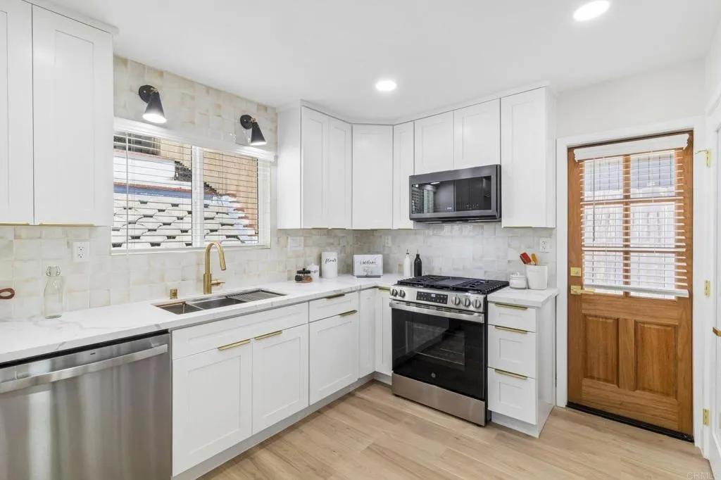 https://cdn.realtyfeed.com/cdn/127/306747676/9fa988da3c49bb1e8b8a9644cdbf2eda.webp