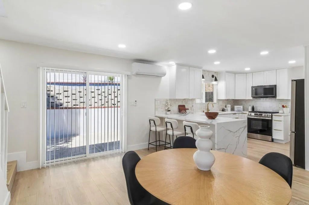 https://cdn.realtyfeed.com/cdn/127/306747676/c06f88f5ba1ff4aa928e26154c03836b.webp