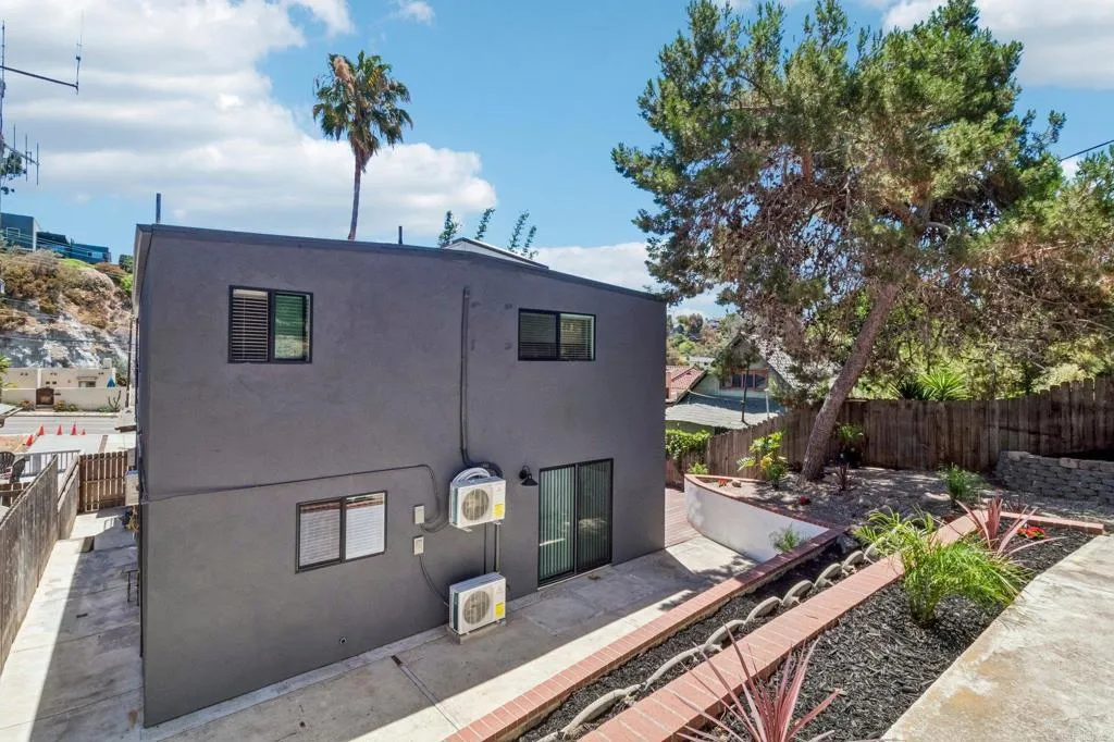 https://cdn.realtyfeed.com/cdn/127/306747676/f71a90cdc2e4fb709d71626352fe77e1.webp