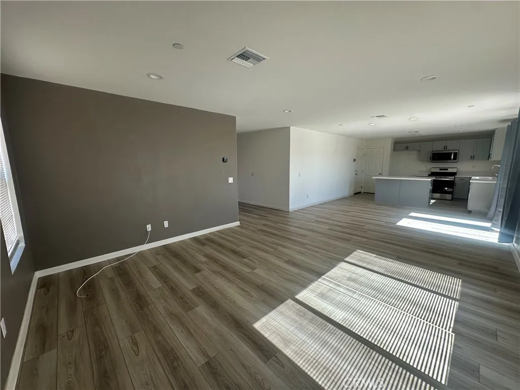 12587 Egan Place, Victorville, CA 92395 - Photo 5 of 21, Victorville, CA