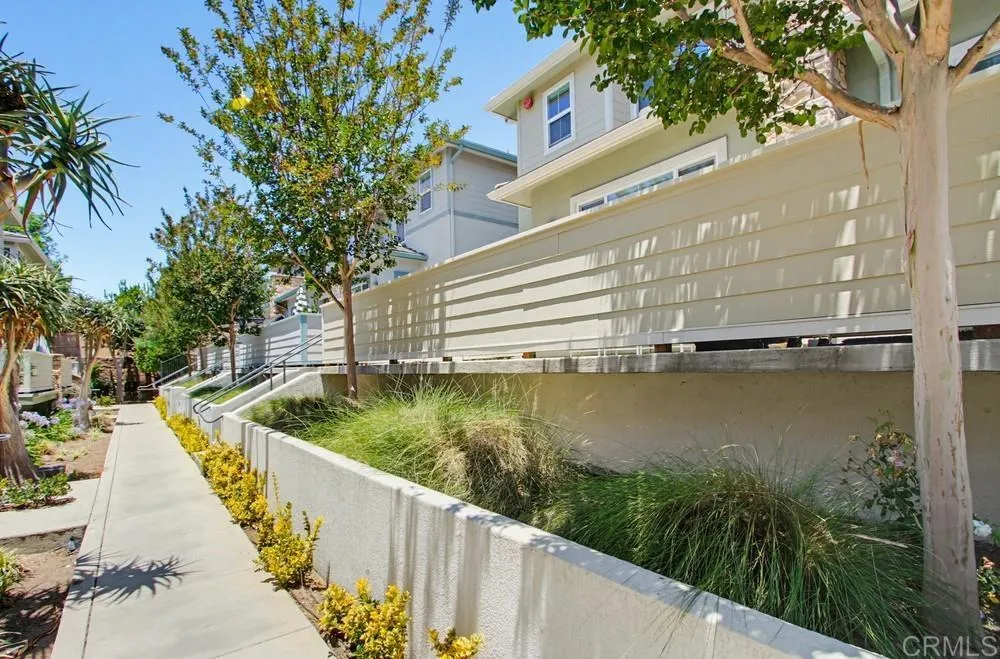 https://cdn.realtyfeed.com/cdn/127/306747774/3f063185a9ad1505e48b11fb42b00546.webp