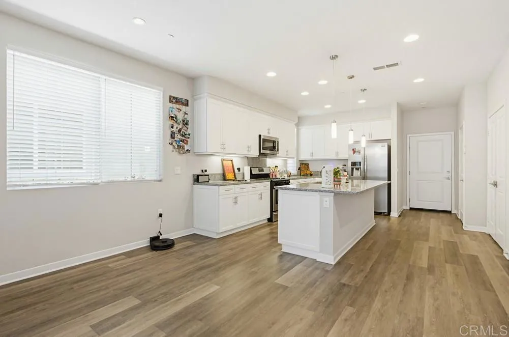 https://cdn.realtyfeed.com/cdn/127/306747774/932347353ad90e5bd8ead44202c901fd.webp