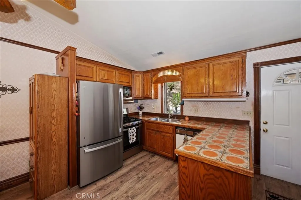 32988 Arrowbear Dr, Arrowbear, CA 92382 - Photo 5 of 28, Arrowbear, CA