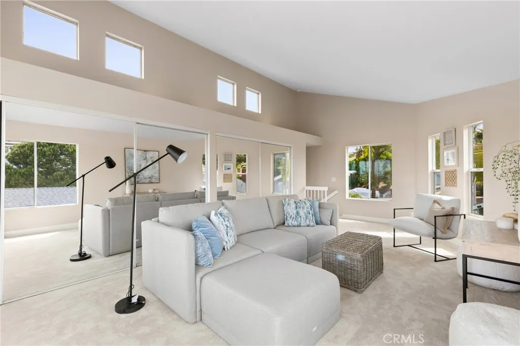 https://cdn.realtyfeed.com/cdn/127/306747858/68a0656f4ca7e1aacad2bac294f81b2a.webp