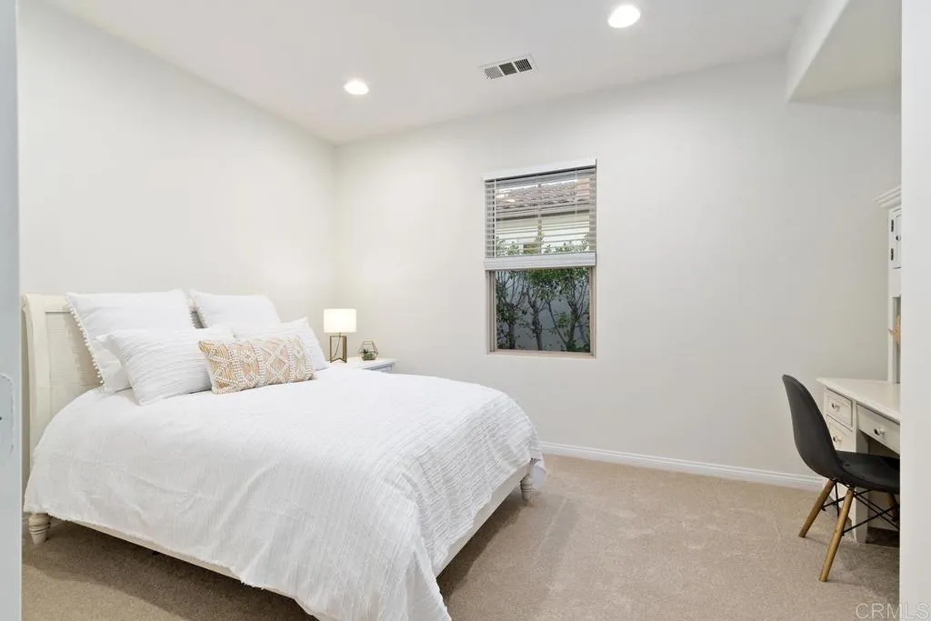 https://cdn.realtyfeed.com/cdn/127/306747875/bf8761d0da60942c89c8d0d70218b5ad.webp