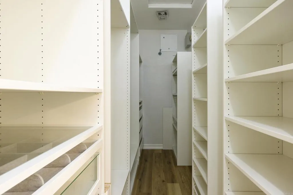 https://cdn.realtyfeed.com/cdn/127/306747927/3169d30137d2c35f97d1f5351acceb2e.webp