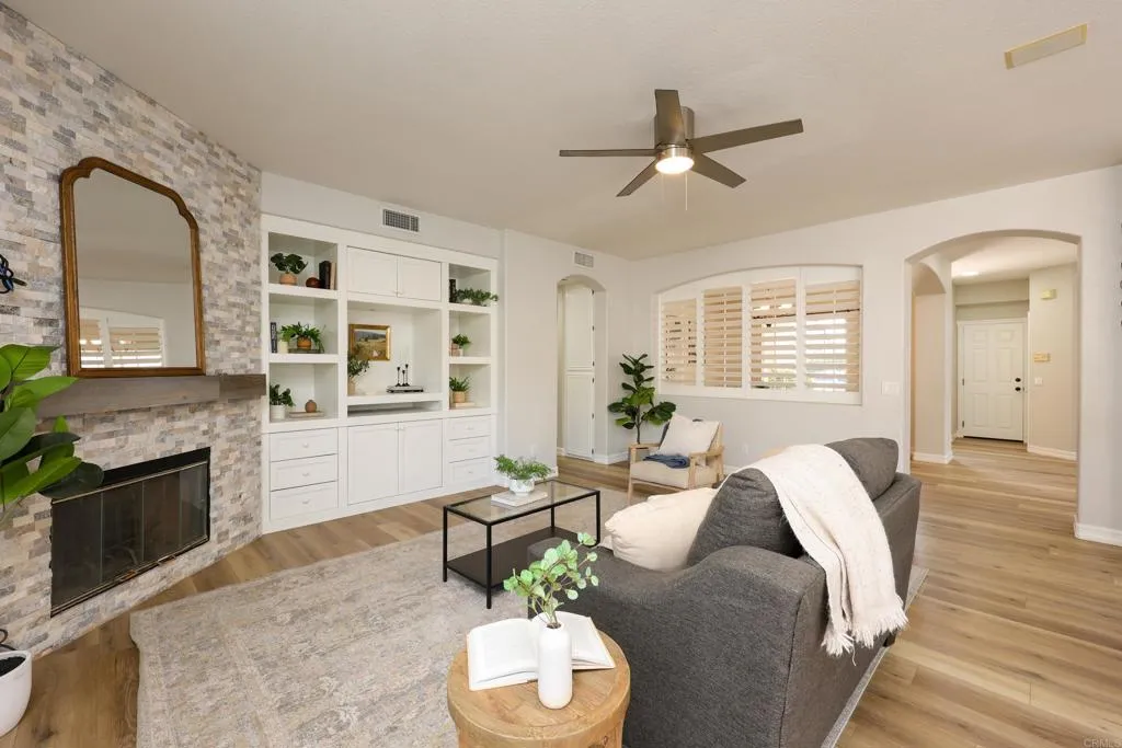 https://cdn.realtyfeed.com/cdn/127/306747927/8dc7bc0a439cf4b43a54d350191c99fb.webp