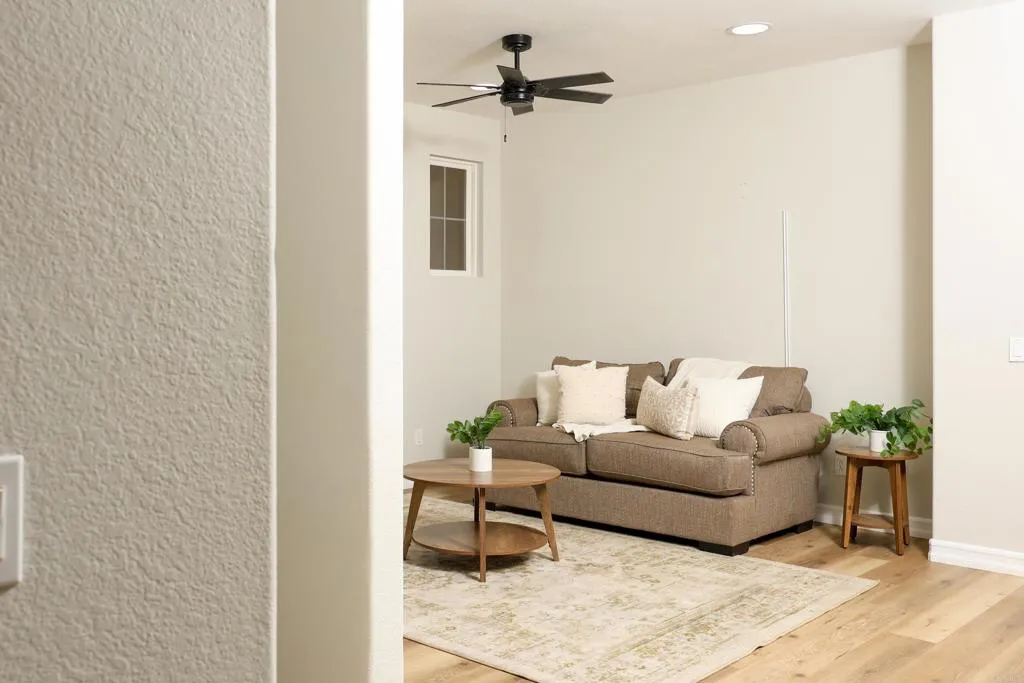 https://cdn.realtyfeed.com/cdn/127/306747927/df52bee989d55289aecbdb59e4bd4eeb.webp