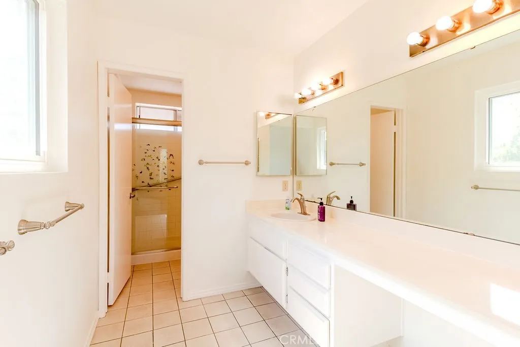 https://cdn.realtyfeed.com/cdn/127/306747929/7b6ec49bce432d12886b97a6e8d55c72.webp