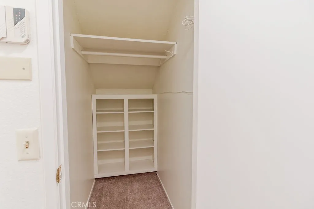 https://cdn.realtyfeed.com/cdn/127/306747929/92122b9845c32bf3286434ef1c667dd6.webp