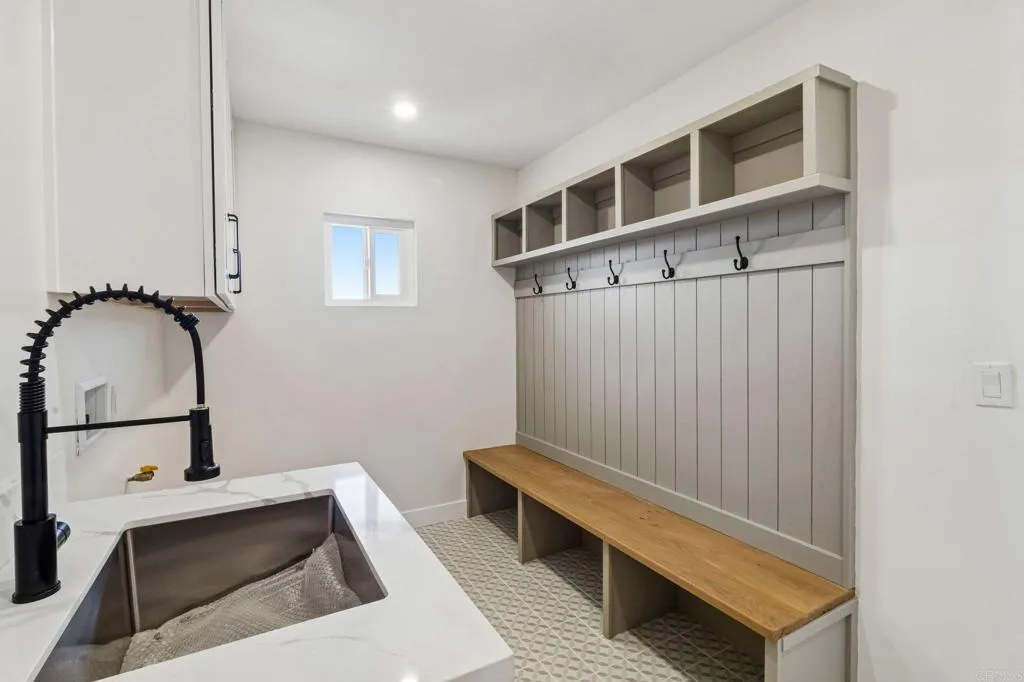 https://cdn.realtyfeed.com/cdn/127/306748076/311b69f60a7476f3620d653dca6e9dcc.webp
