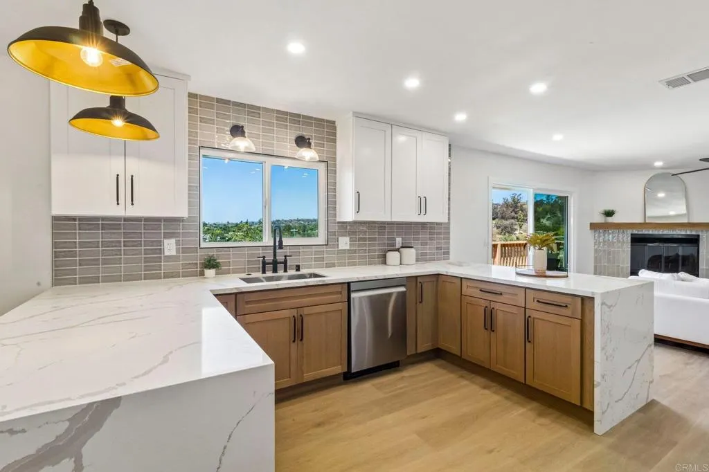 https://cdn.realtyfeed.com/cdn/127/306748076/906f736ef8a79b136959360dfbeeecad.webp