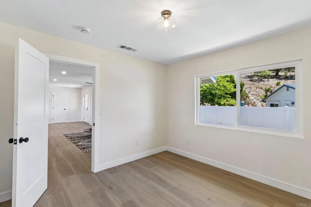 https://cdn.realtyfeed.com/cdn/127/306748076/c22ee5baa0b845491a1cd4c78346311e.webp
