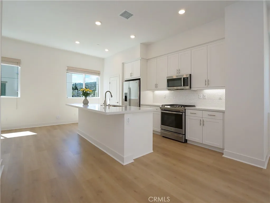 1645 W Hornet Drive, San Pedro, CA 90732 - Photo 5 of 41, San Pedro, CA
