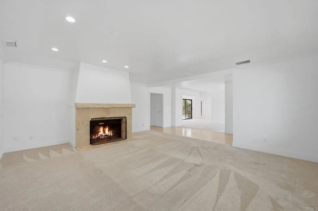 https://cdn.realtyfeed.com/cdn/127/306748149/504ddfda80798465187568372c41b642.webp