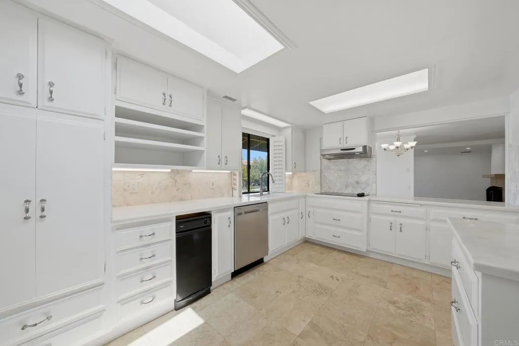 https://cdn.realtyfeed.com/cdn/127/306748149/708e345e8eba344aca088d654865e6dd.webp