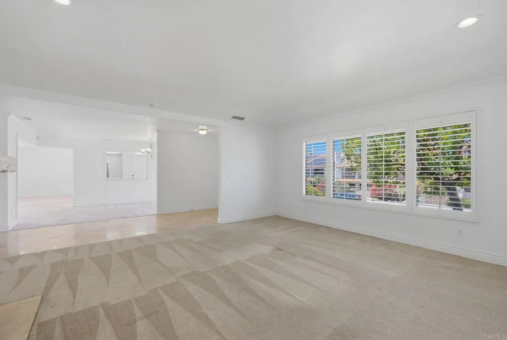 https://cdn.realtyfeed.com/cdn/127/306748149/c8013facf1769db6b5dcd5ec3300328b.webp