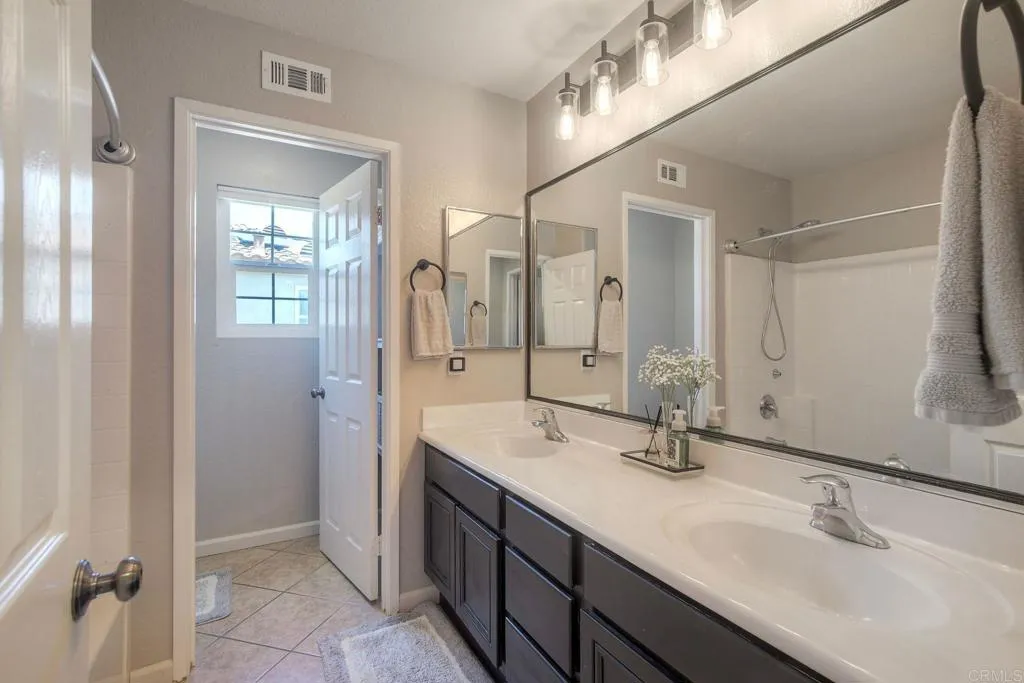 https://cdn.realtyfeed.com/cdn/127/306748228/a92fc6a3aa564b1d2b5ebc84d3b1dc2b.webp