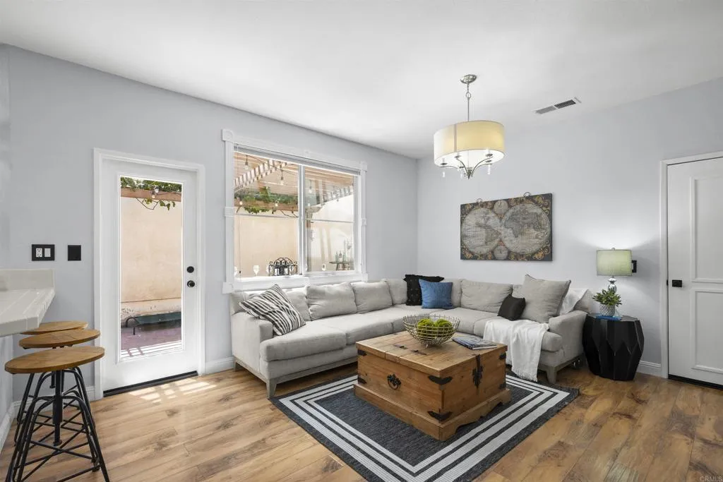 https://cdn.realtyfeed.com/cdn/127/306748237/09c370b07c11c7980fa839b0c4f104c1.webp