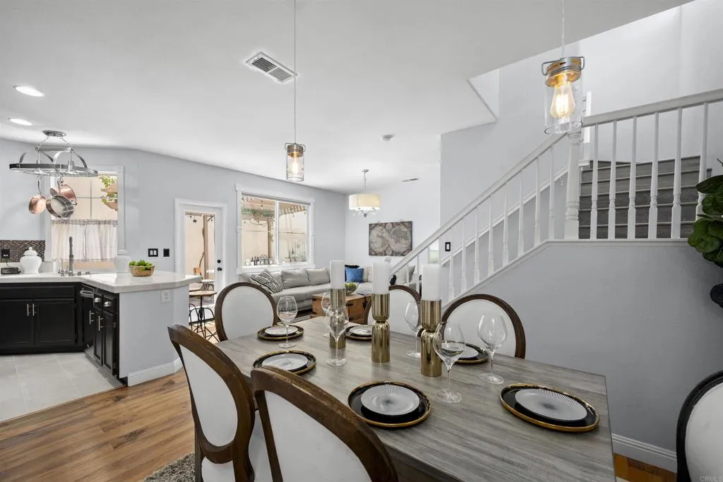 https://cdn.realtyfeed.com/cdn/127/306748237/0fecdb79122616fd9e5da0b3181d9f93.webp