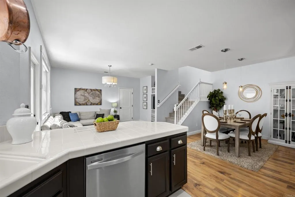https://cdn.realtyfeed.com/cdn/127/306748237/285e3b5a5d8388ddc2fcd4270896259d.webp