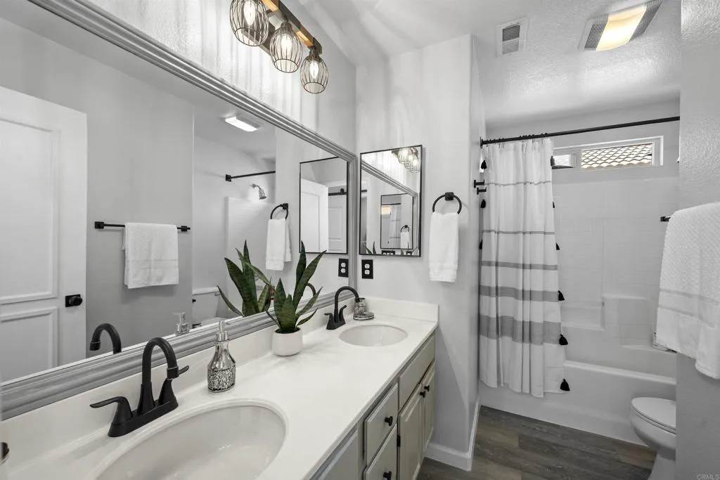 https://cdn.realtyfeed.com/cdn/127/306748237/3b5d29b12d24072a5a3532dac95e96a8.webp