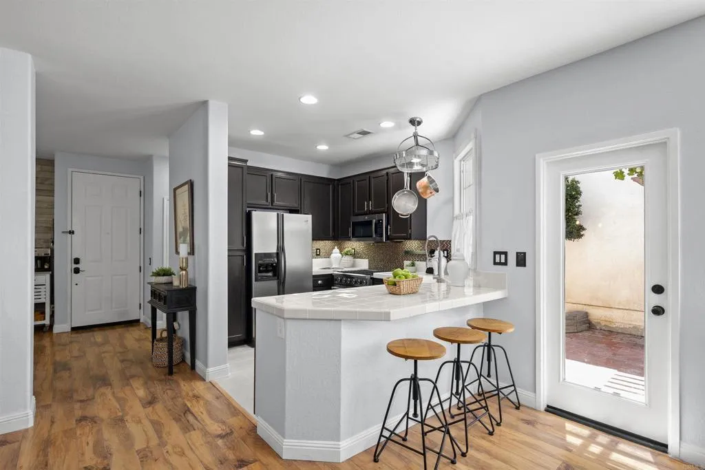 https://cdn.realtyfeed.com/cdn/127/306748237/3b706003c10b08dfdbd90e4078a60e91.webp