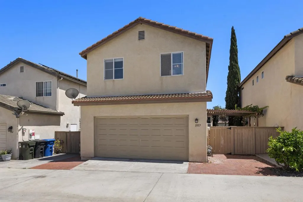 https://cdn.realtyfeed.com/cdn/127/306748237/cf79be7e125e584b47e2c471c818cadd.webp