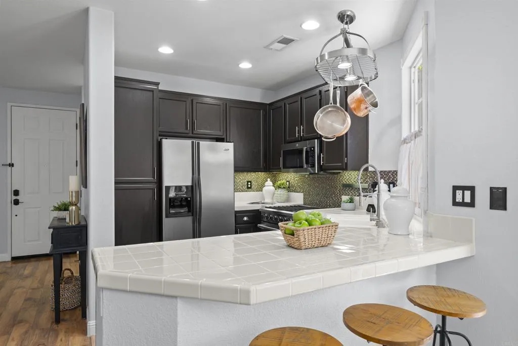 https://cdn.realtyfeed.com/cdn/127/306748237/d9ac17ca0a3e2ff08e974e3d6e33890a.webp