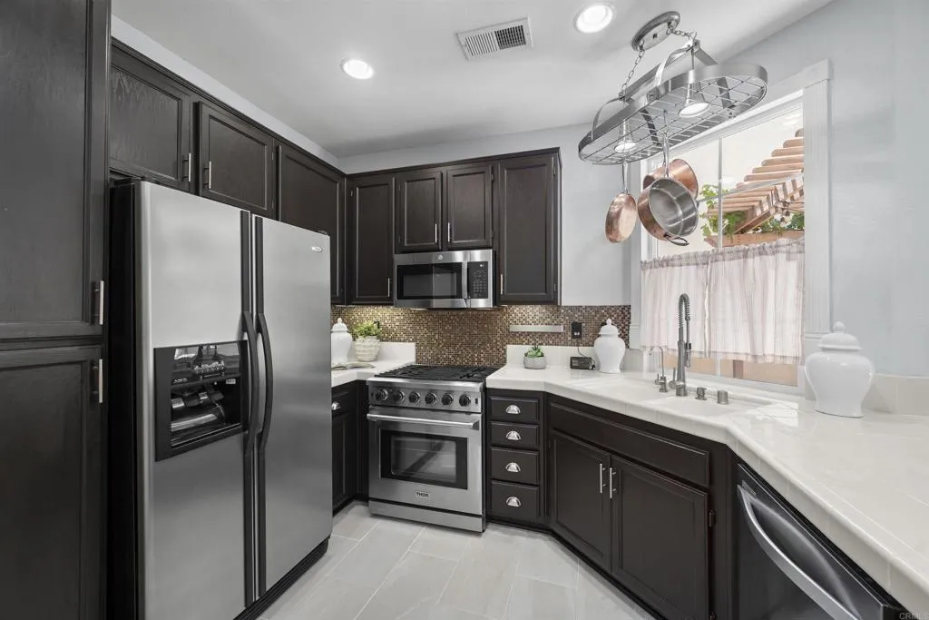 https://cdn.realtyfeed.com/cdn/127/306748237/deeb64a0e71827d077c9999a167510f7.webp