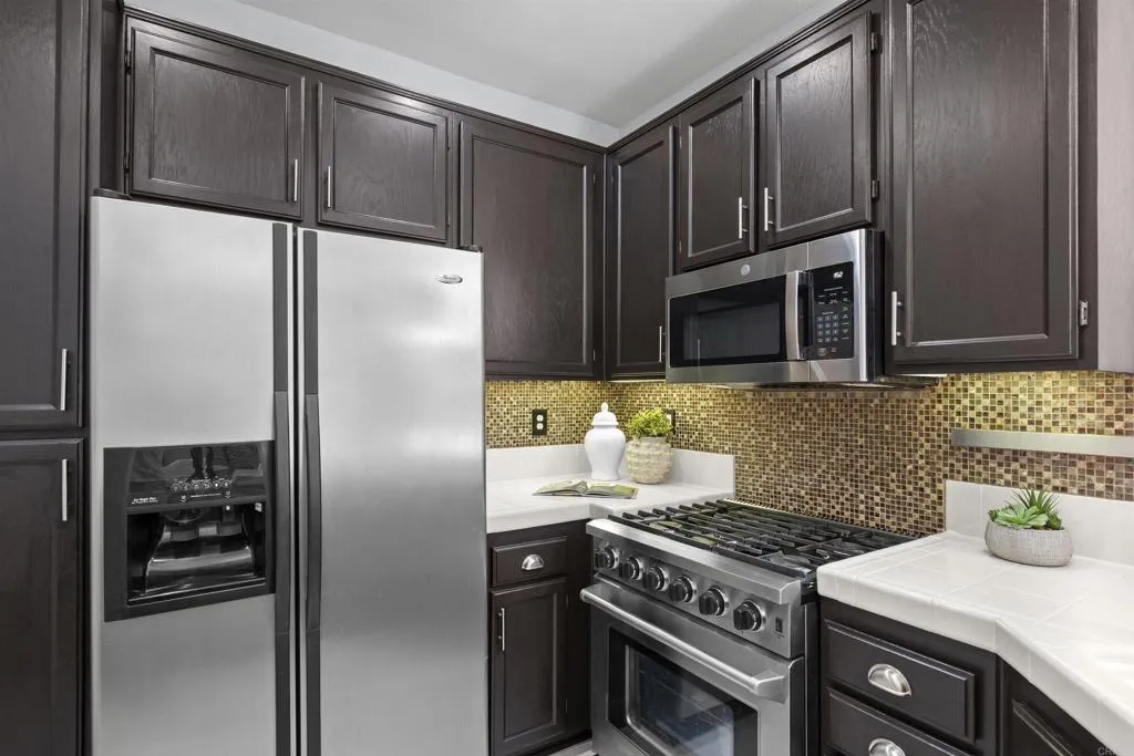 https://cdn.realtyfeed.com/cdn/127/306748237/e49ec5d7bc5343879914ef53cbdba4f8.webp