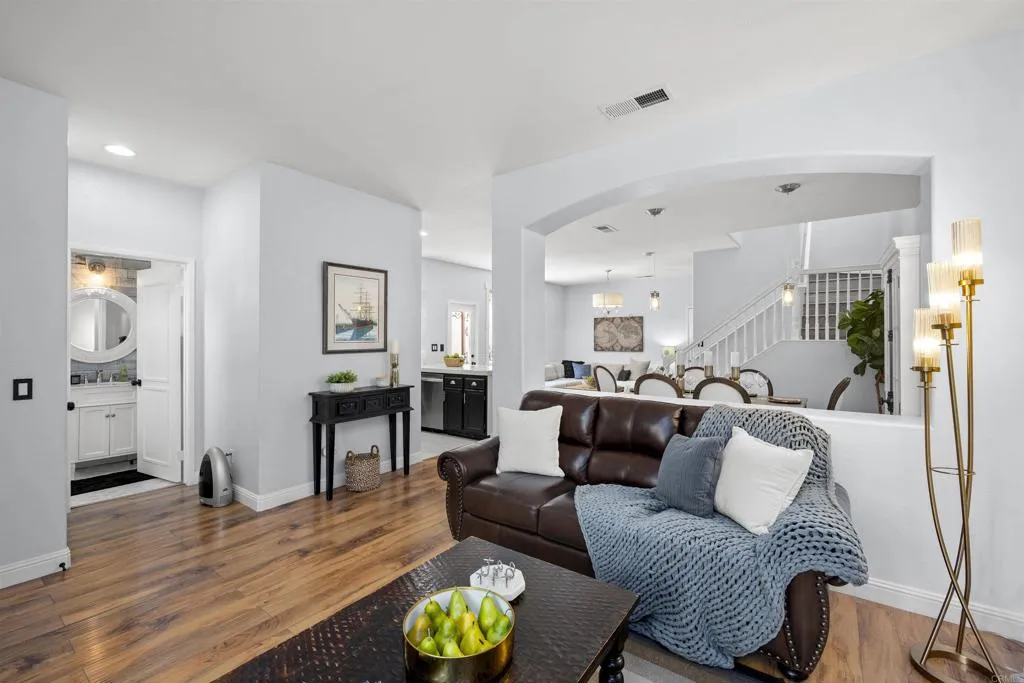https://cdn.realtyfeed.com/cdn/127/306748237/fd56b307fa2165163474b0c646ddb6b7.webp