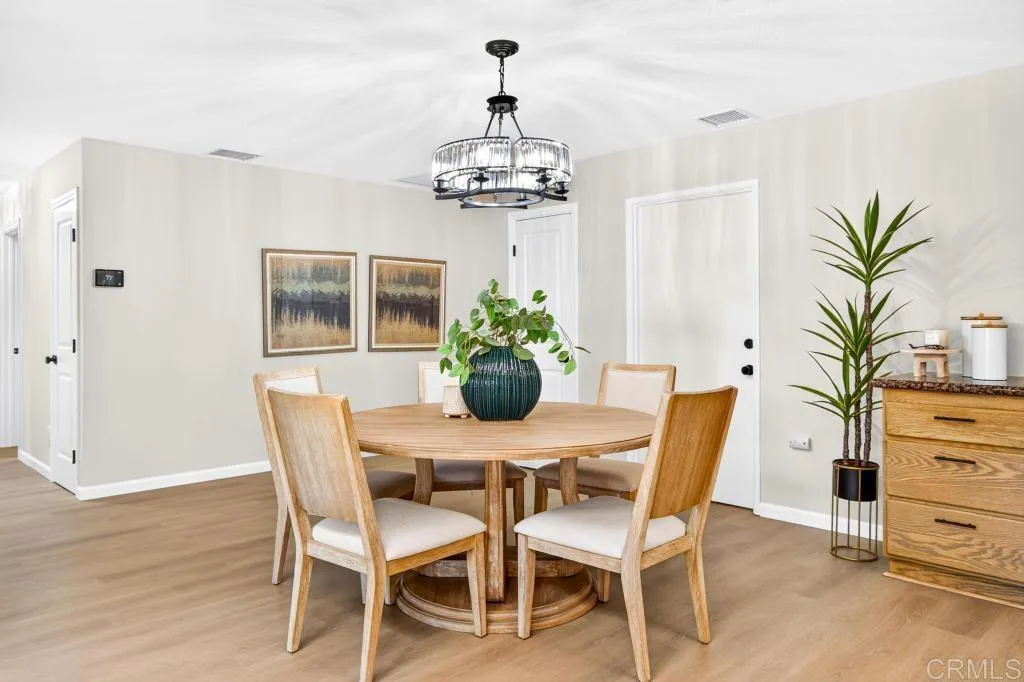 https://cdn.realtyfeed.com/cdn/127/306748268/56ec6babf218aee31f26e7e58227bcc9.webp