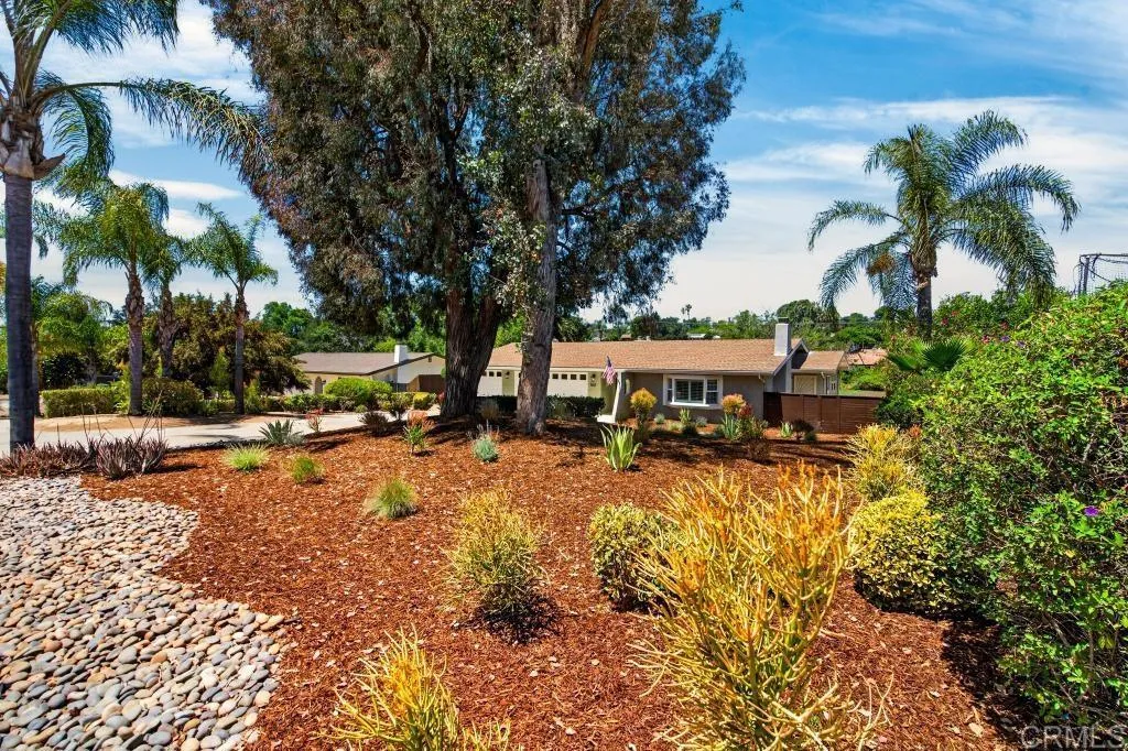 https://cdn.realtyfeed.com/cdn/127/306748268/71baa059f32cfce9cbee5d26d615ac31.webp