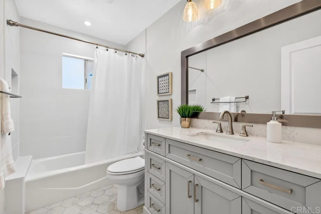 https://cdn.realtyfeed.com/cdn/127/306748268/bce7418ce2b00602f4d778f9f47f766c.webp