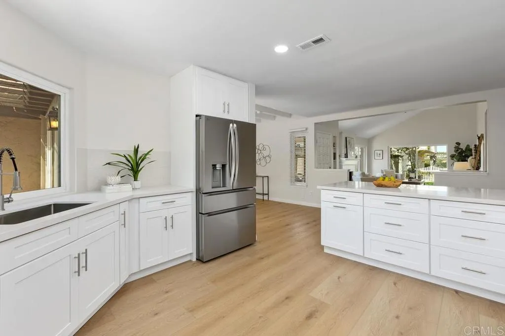 https://cdn.realtyfeed.com/cdn/127/306748272/445ef8c41f247f03b886d1e6889d940f.webp