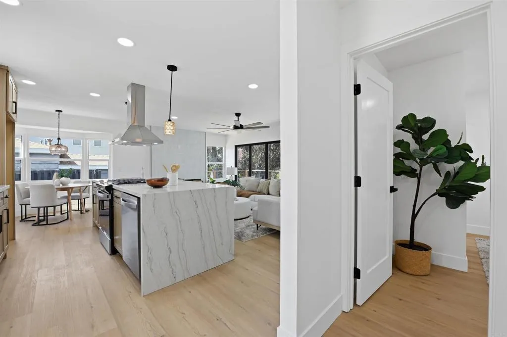 https://cdn.realtyfeed.com/cdn/127/306748273/461413b9eecedd6ee9eda7164600cb4c.webp