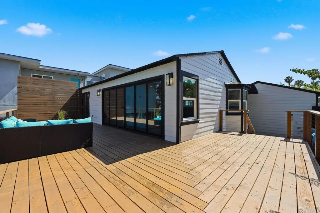 https://cdn.realtyfeed.com/cdn/127/306748273/979fde40f31e114e119e39e4e9f56d4f.webp