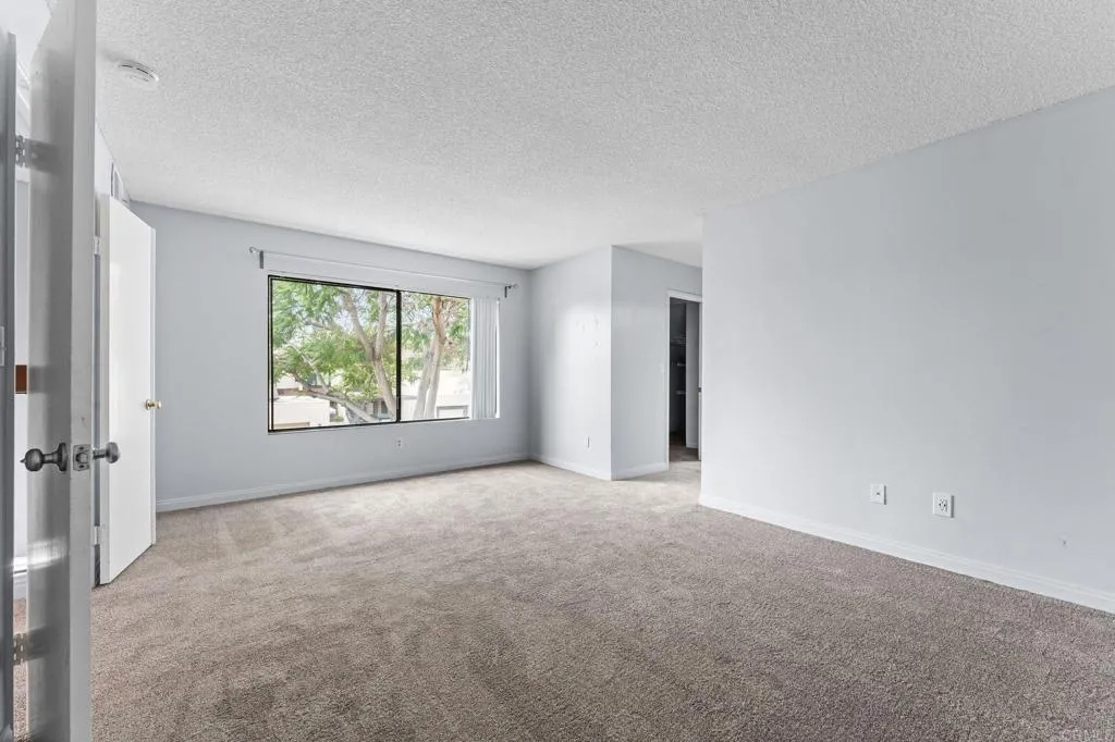 https://cdn.realtyfeed.com/cdn/127/306748301/52930be890ecd9ec888db7c395161ac1.webp