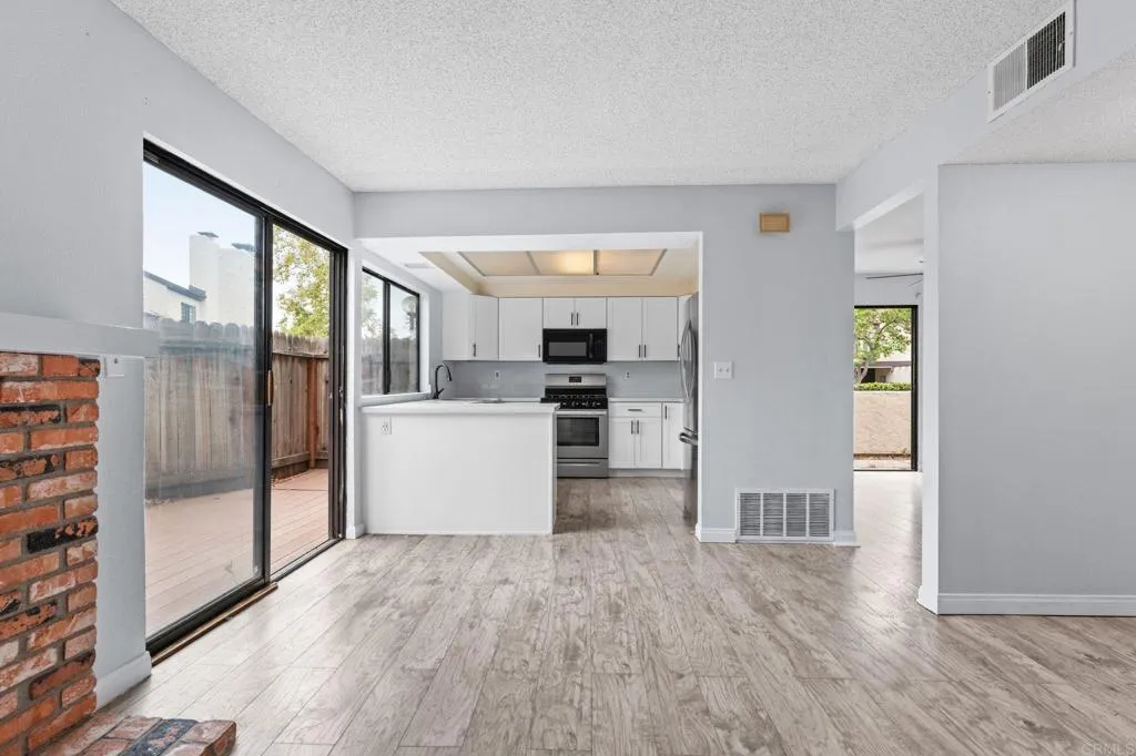 https://cdn.realtyfeed.com/cdn/127/306748301/55b268b0e2d7b8fad20b1e490b034719.webp