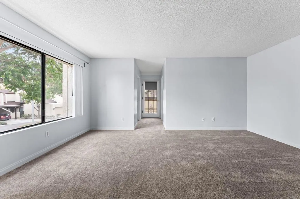 https://cdn.realtyfeed.com/cdn/127/306748301/a2753705745d766bf7afc502b278a4e5.webp