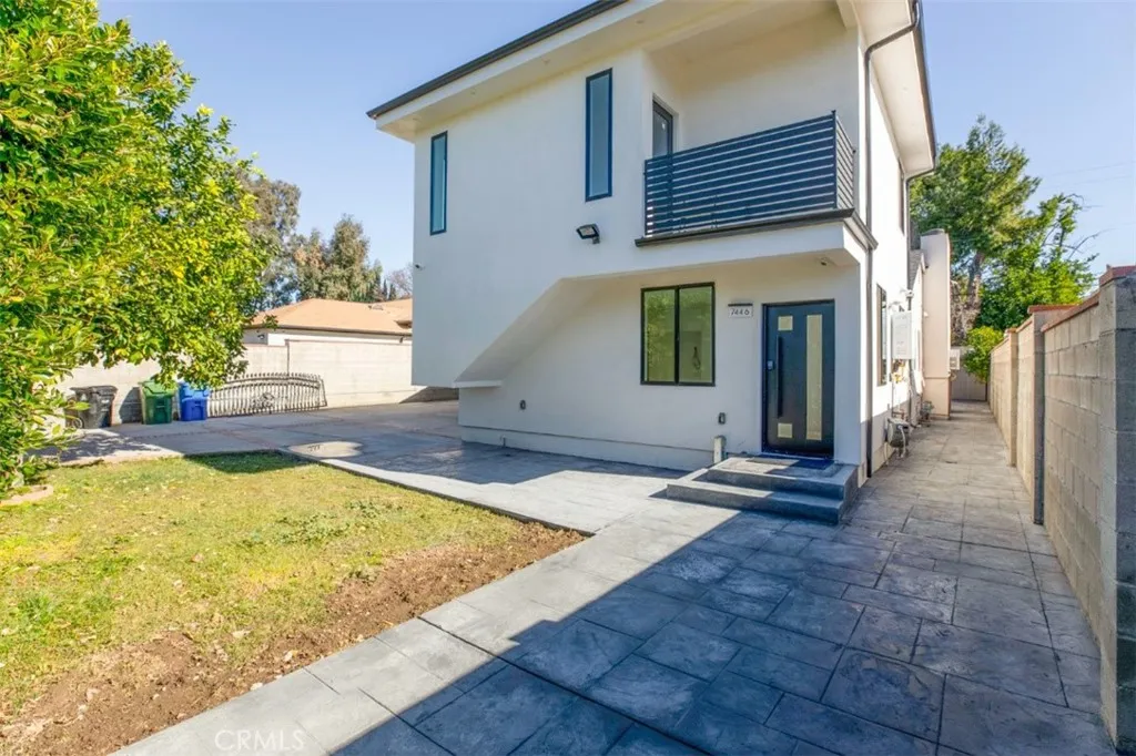 7446 Mammoth Avenue, Van Nuys, CA 91405 - Photo 5 of 16, Van Nuys, CA