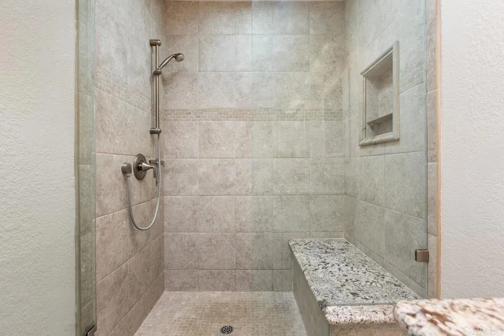 https://cdn.realtyfeed.com/cdn/127/306748364/da134a5724ea11646fe4df38ec692a86.webp