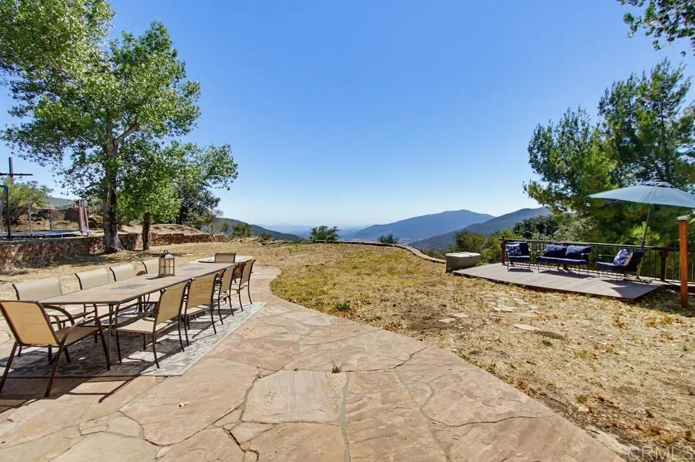 https://cdn.realtyfeed.com/cdn/127/306748401/02588fce4e0035a3908c039d62f7f5c4.webp
